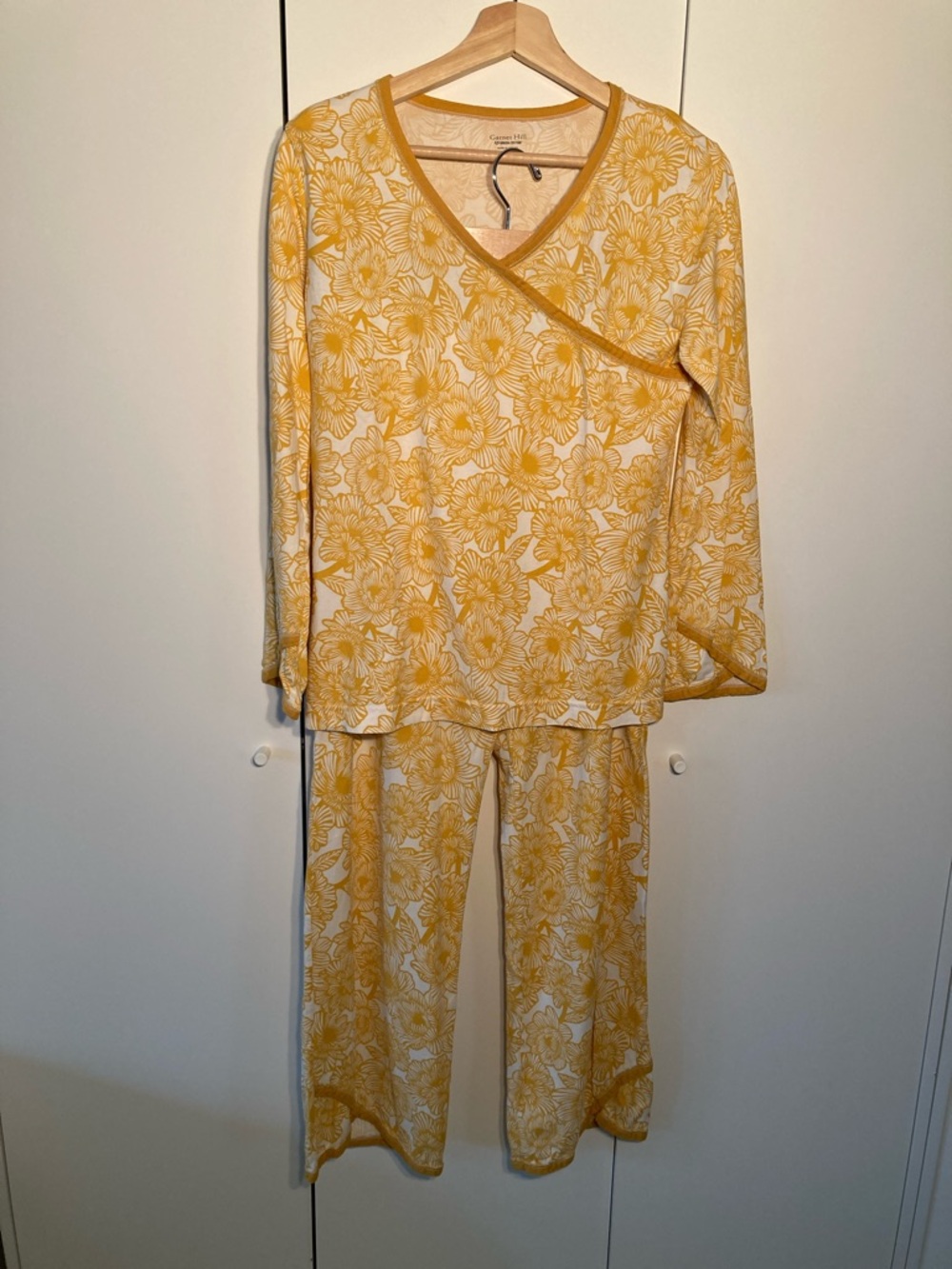 Garnet Hill Asian wrap yellow ocher and Cream Floral Lounge Set pjs XS